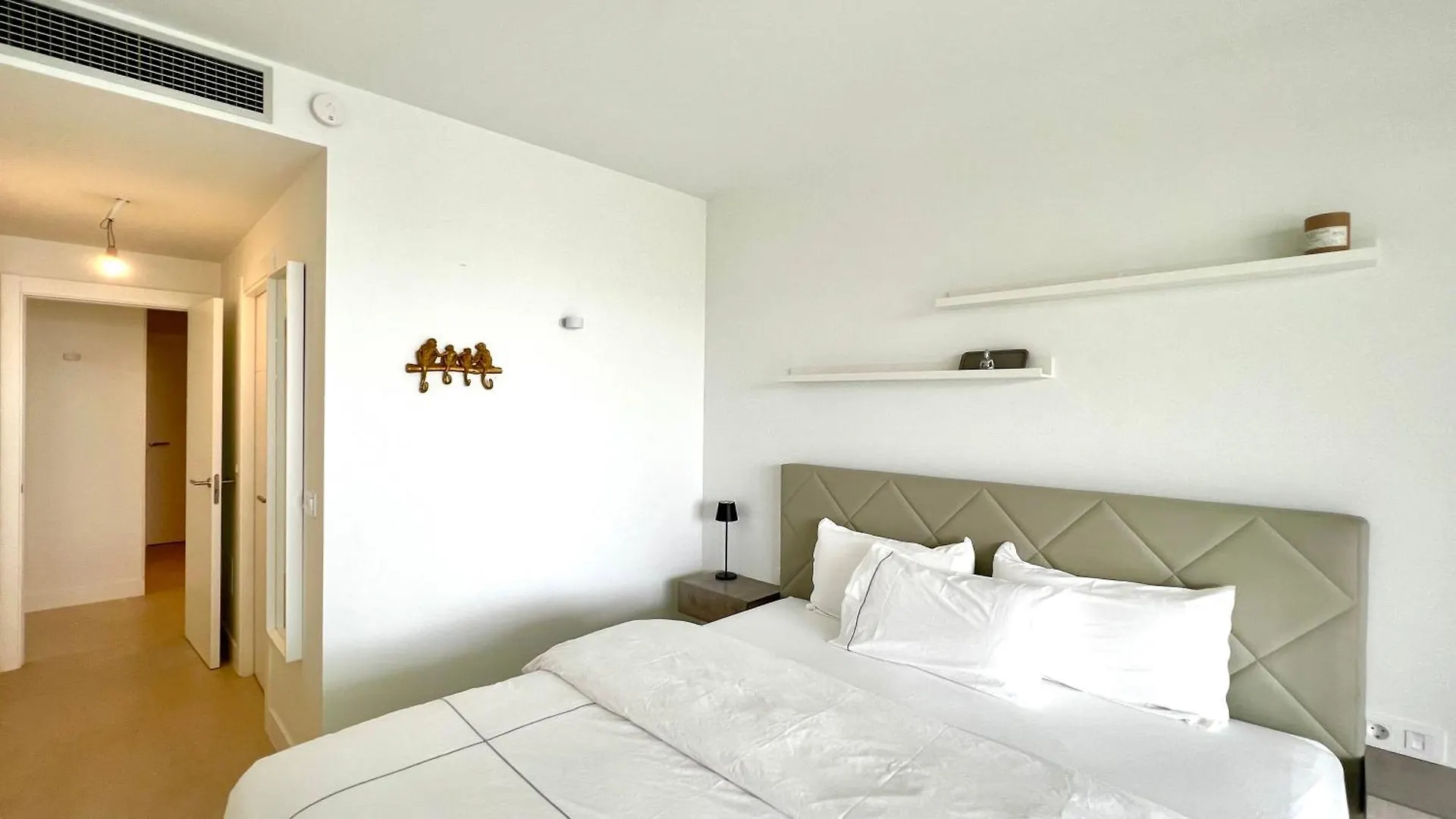 Pure South Luxury Apartment マニルバ
