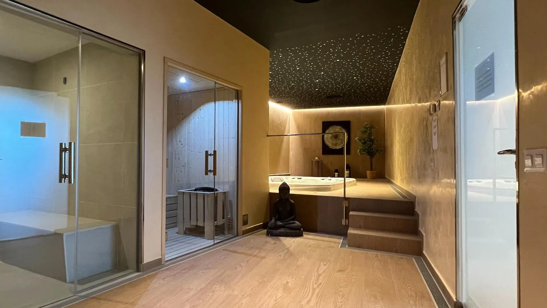Pure South Luxury Apartment マニルバ