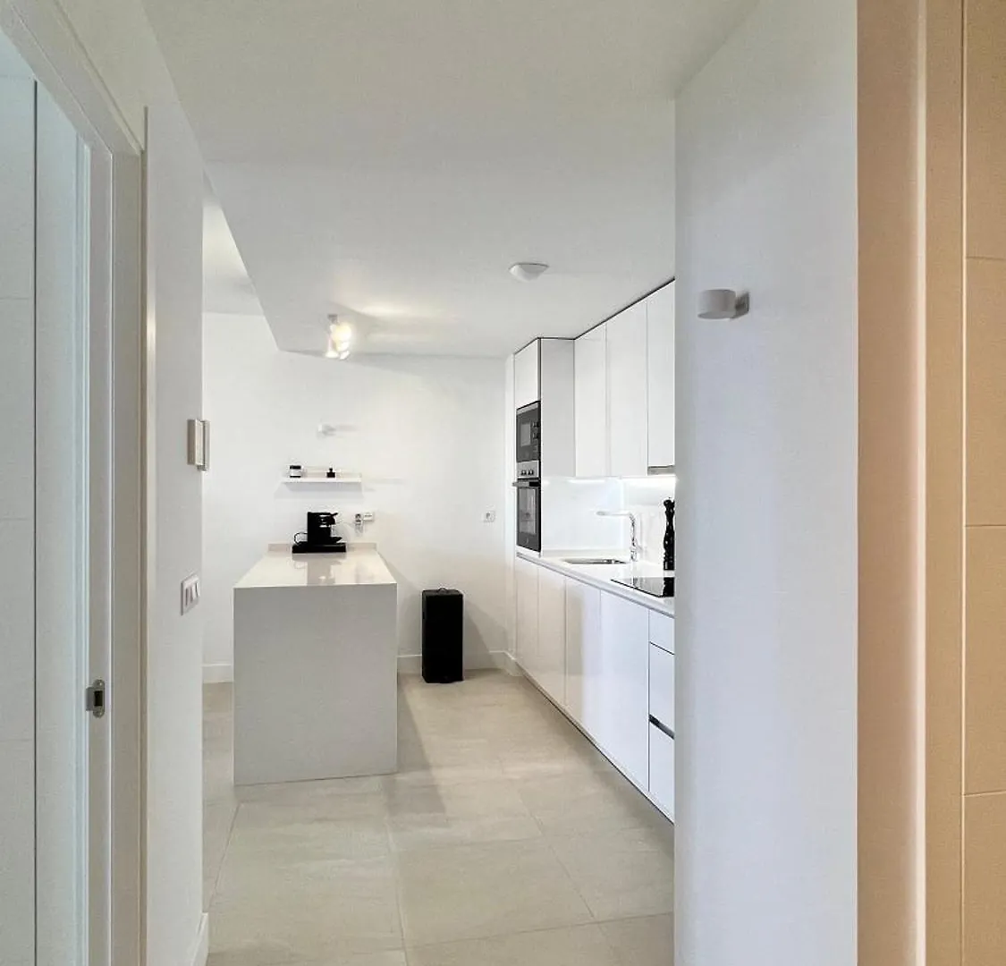 Pure South Luxury Apartment マニルバ