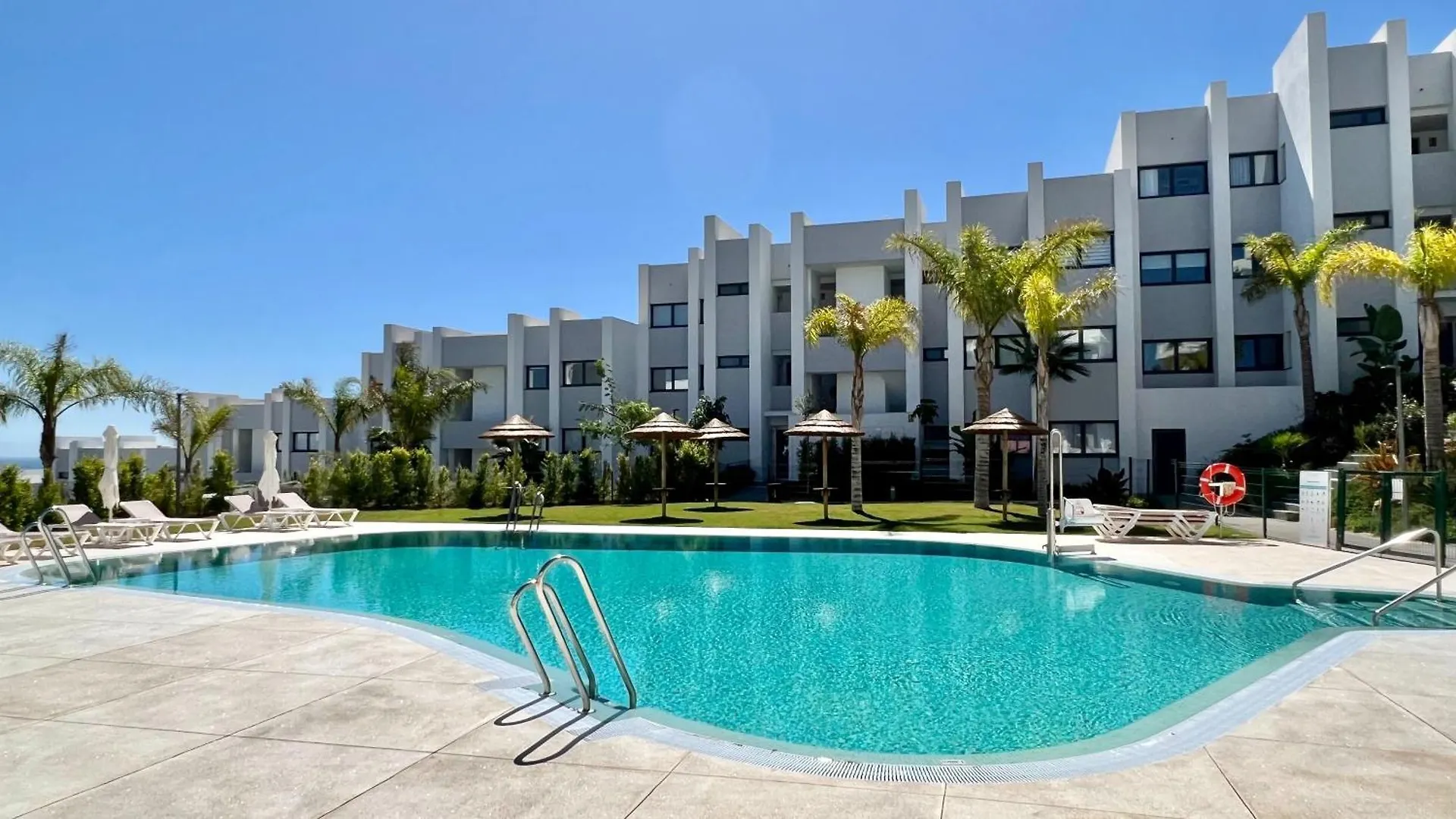 Pure South Luxury Apartment マニルバ