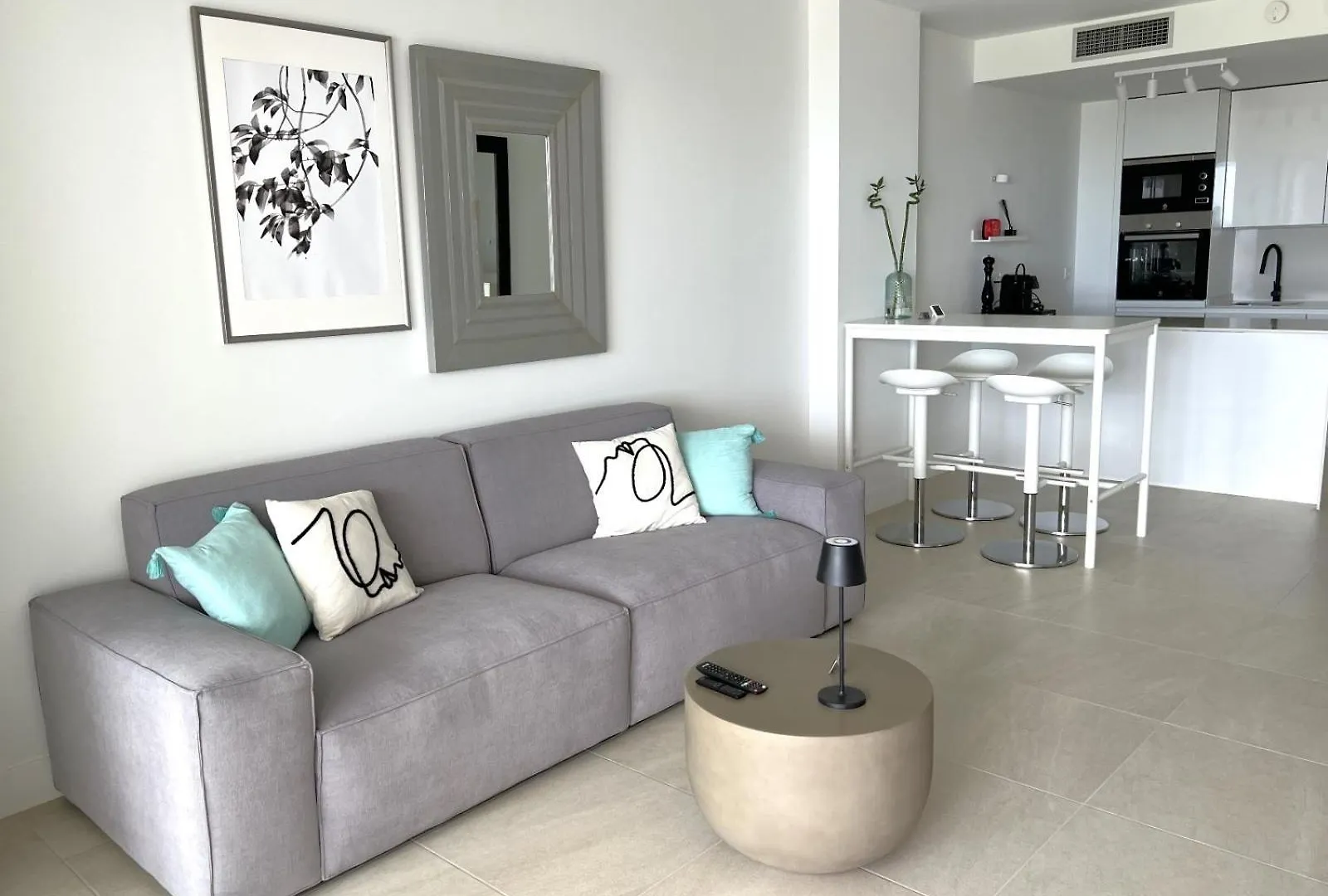 Pure South Luxury Apartment マニルバ