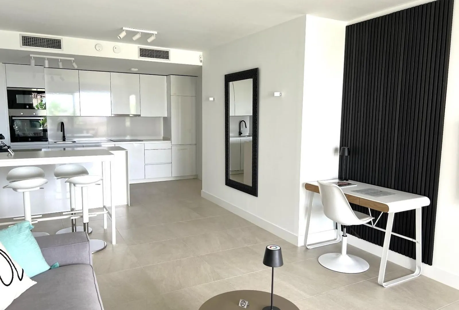 Pure South Luxury Apartment マニルバ